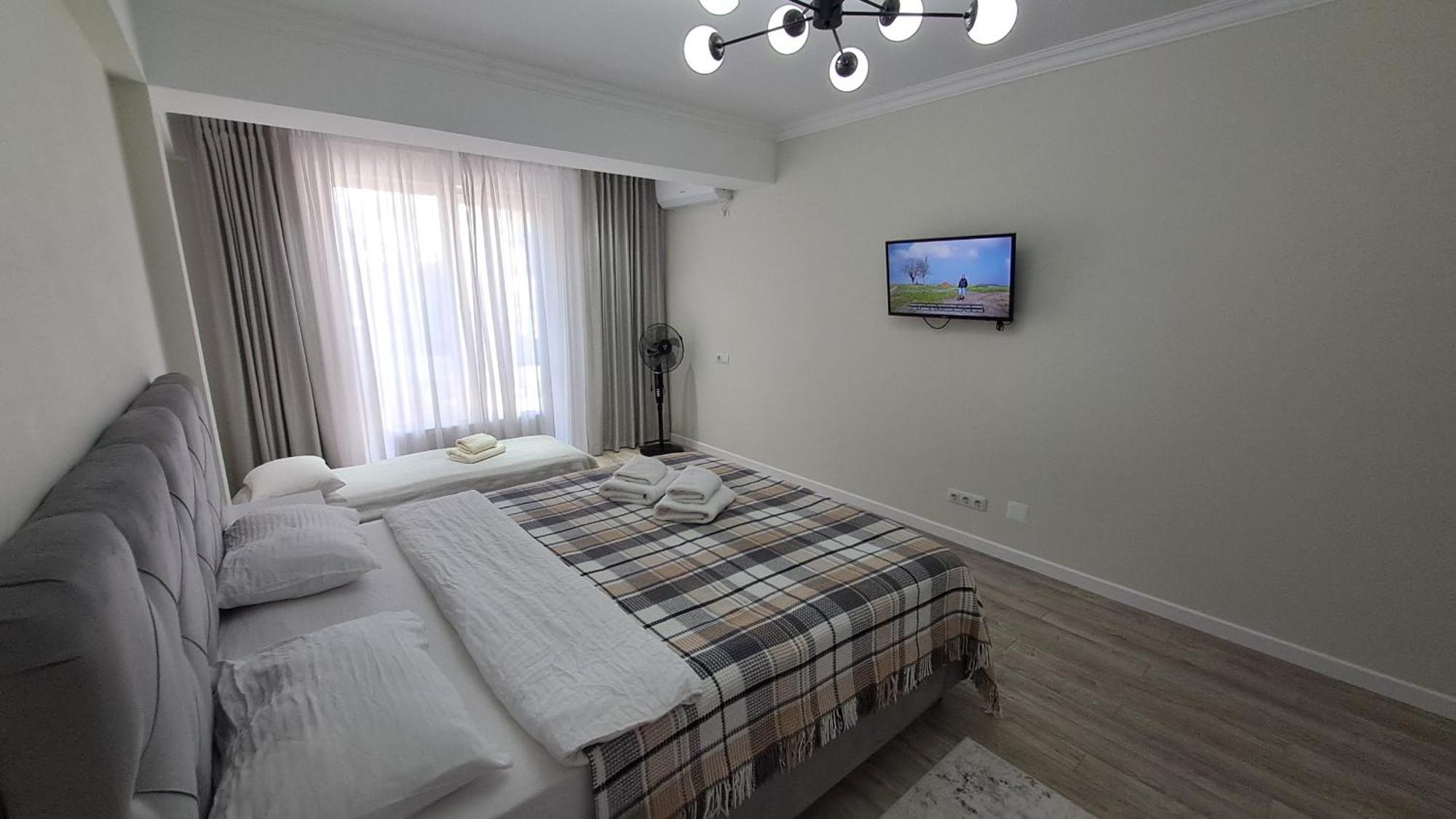 Airport 24&24 Car Parking Apartment Chisinau Ngoại thất bức ảnh