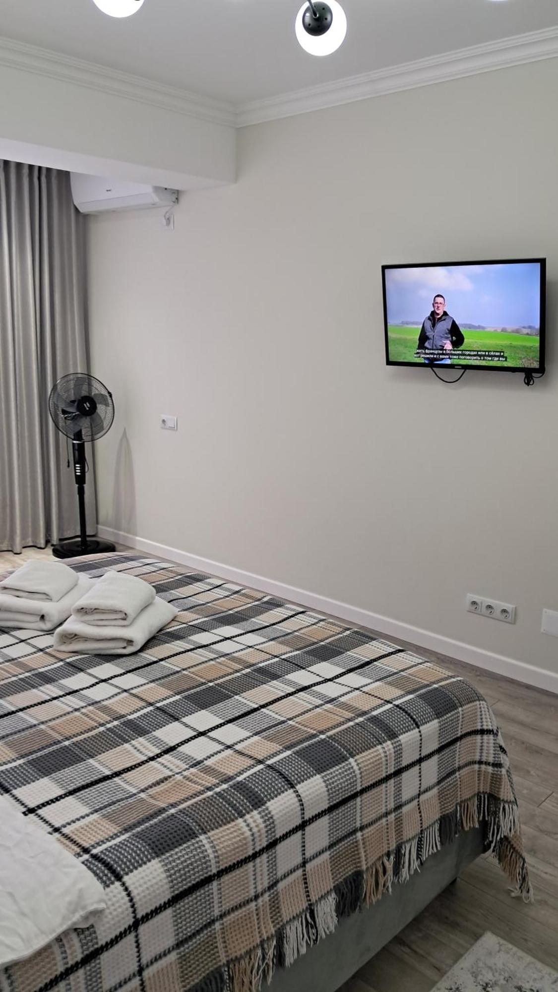 Airport 24&24 Car Parking Apartment Chisinau Ngoại thất bức ảnh