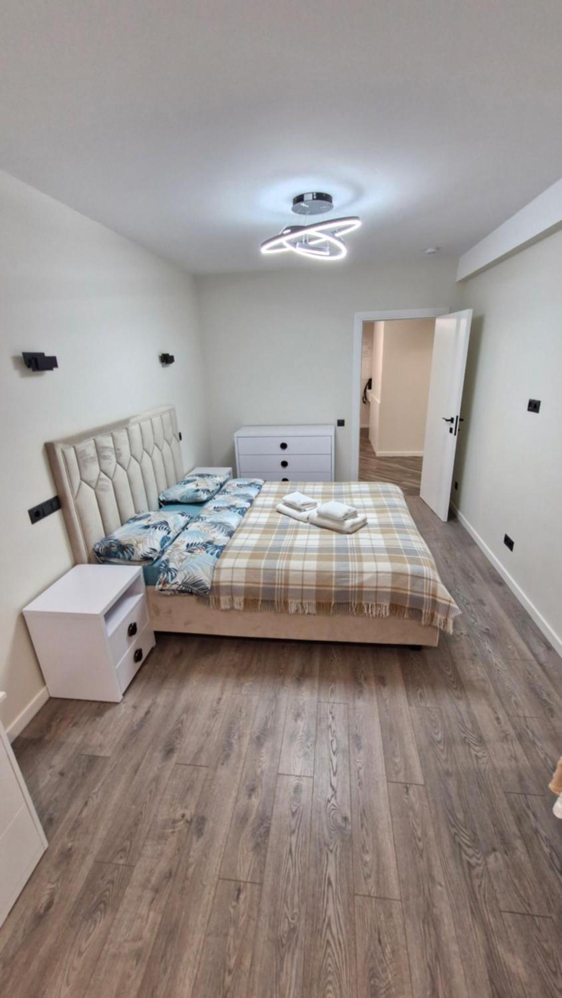Airport 24&24 Car Parking Apartment Chisinau Ngoại thất bức ảnh